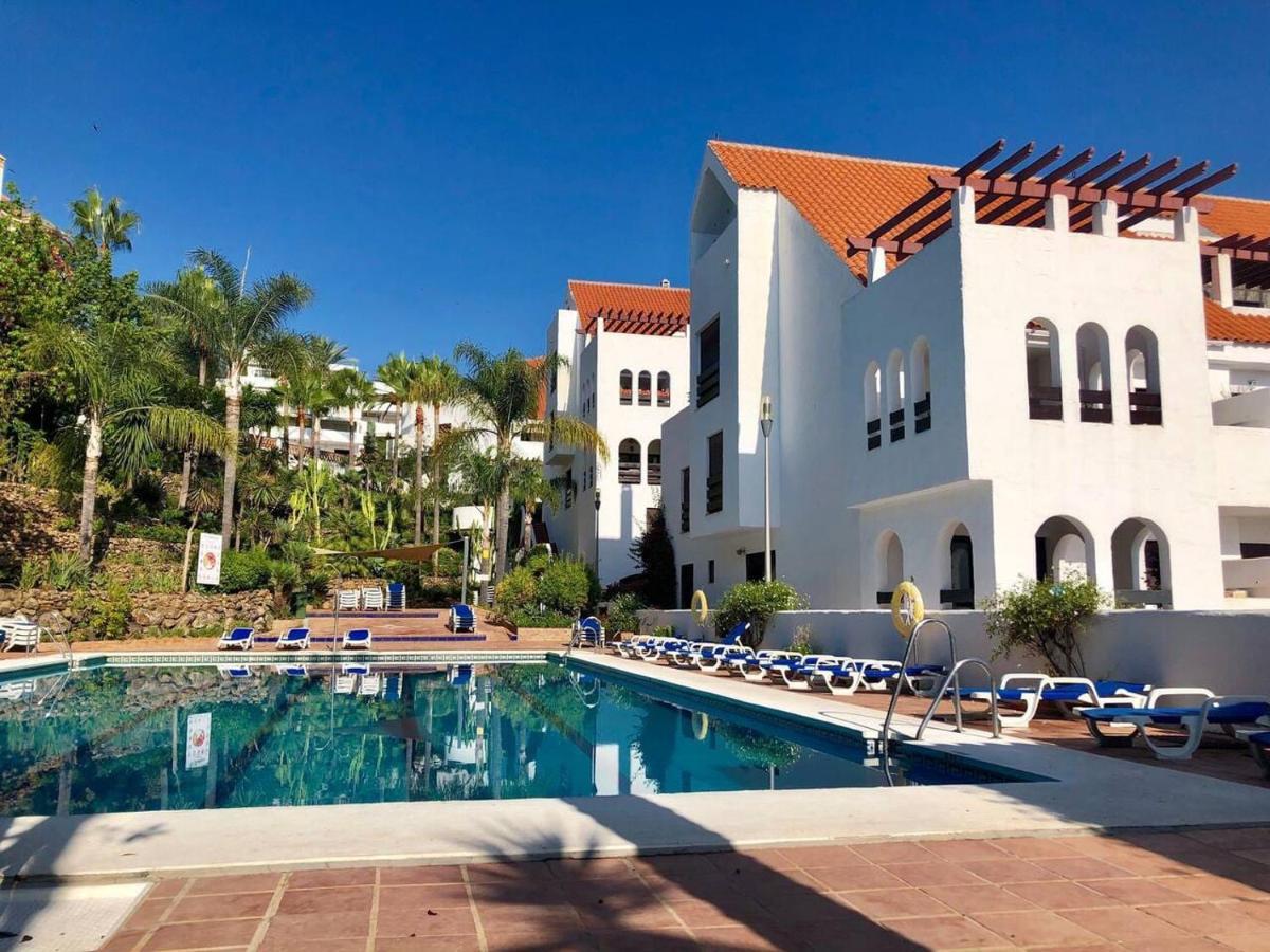Appartement Stylish 2-bed Duplex Townhouse, Full Kitchen, Access To Three Pools, Minutes From Puerto Banus, By 