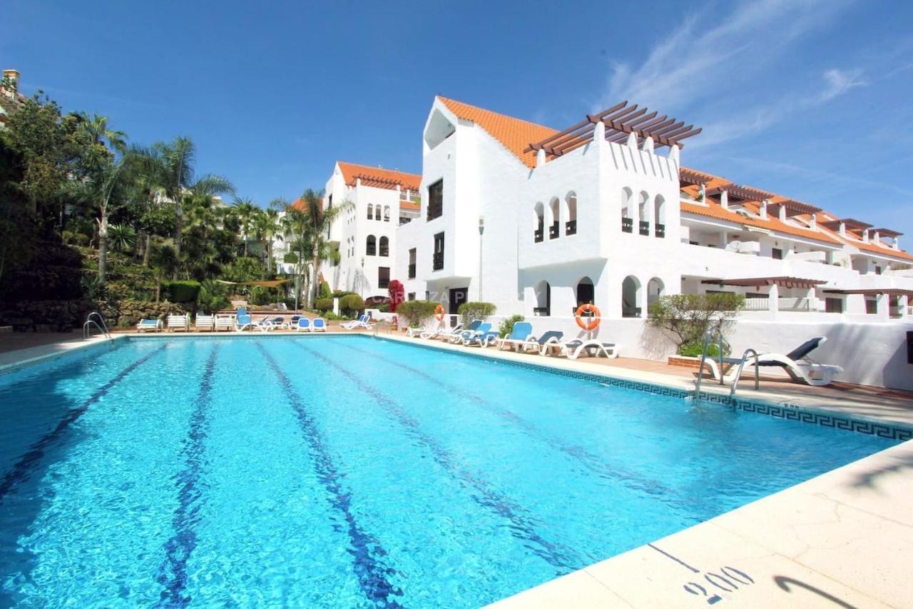 Apartment Stylish 2-bed Duplex Townhouse, Full Kitchen, Access To Three Pools, Minutes From Puerto Banus, By 